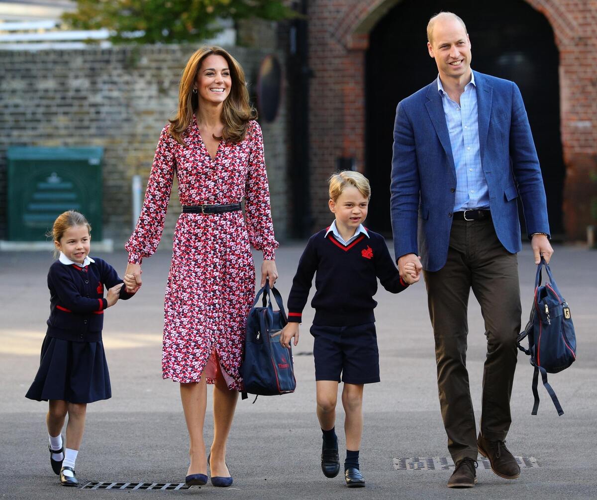 Фото: Кейт Миддлтон и принц Уильям проводили Джорджа и Шарлотту в школу