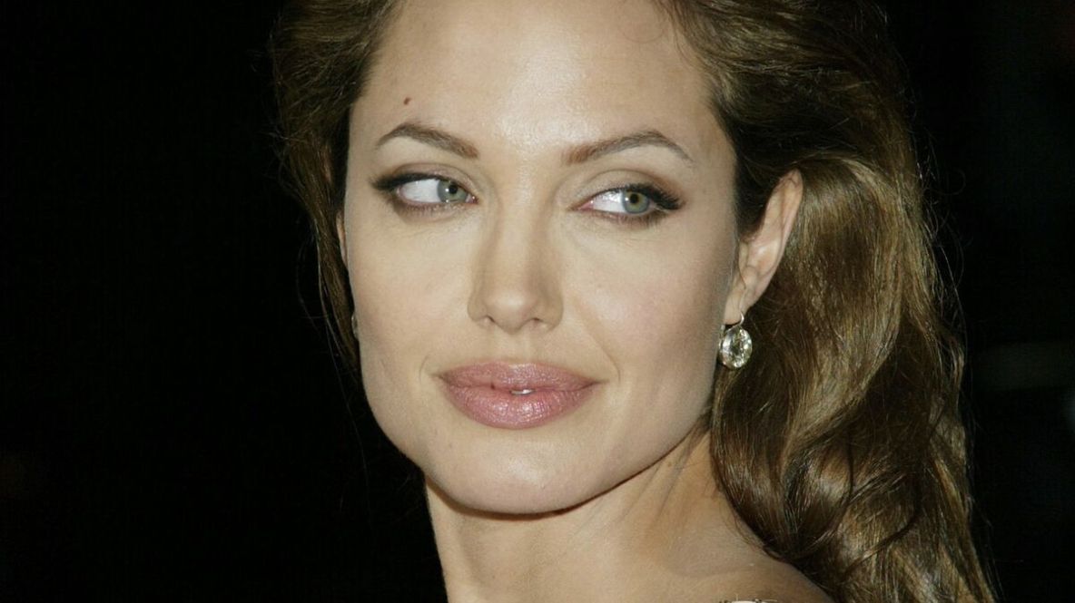 «Острые ощущения»: Джоли нашла свой способ для утех с мужчинами