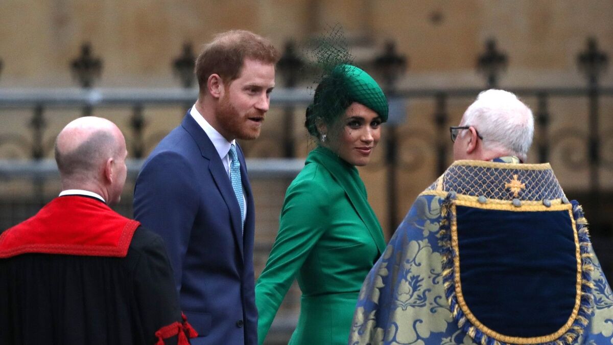 Решение королевы: Меган Маркл публично унизили на юбилейном параде в Лондоне
