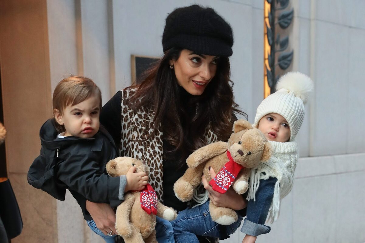 Джордж и Амаль Клуни подарили детям кукольный дом за 110 тысяч долларов