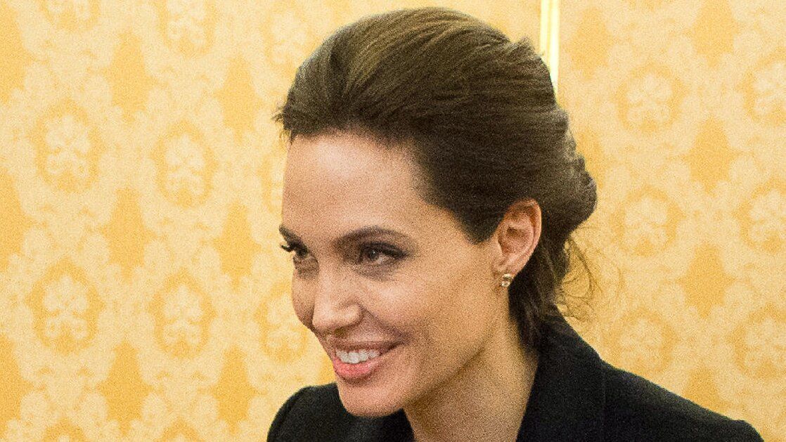 Похожа на скелет: Джоли впервые за долгое время появилась на публике