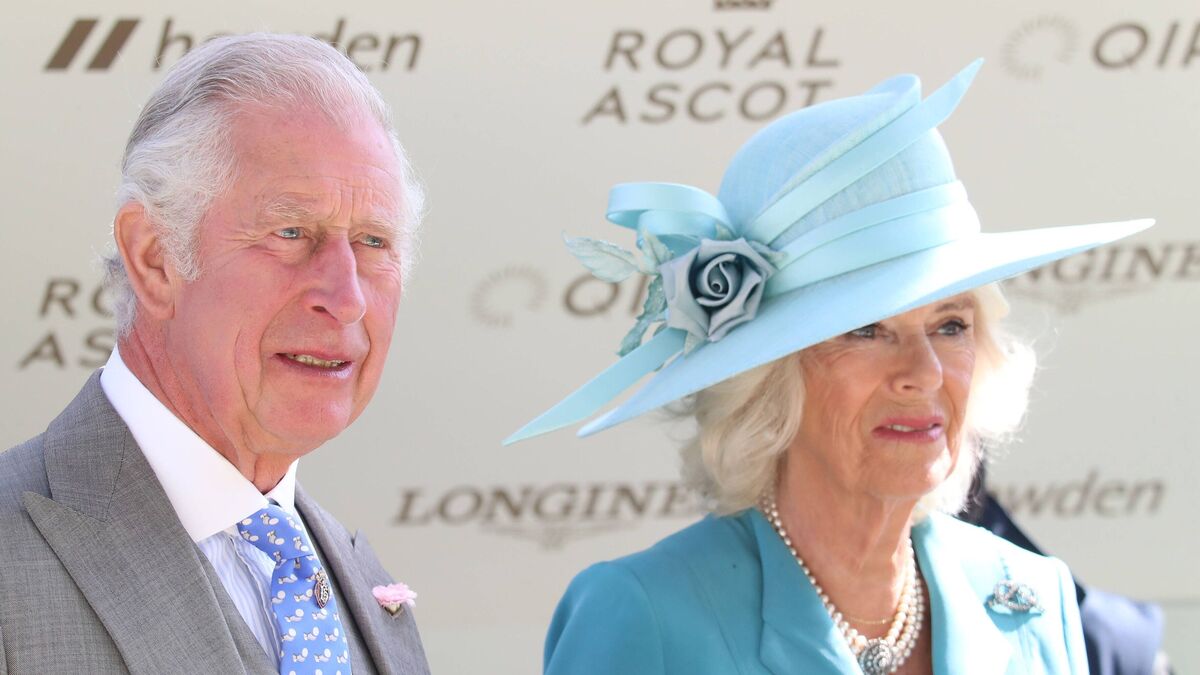 «Это нелегко»: Камилла Паркер-Боулз пожаловалась на трудности отношений с принцем Чарльзом