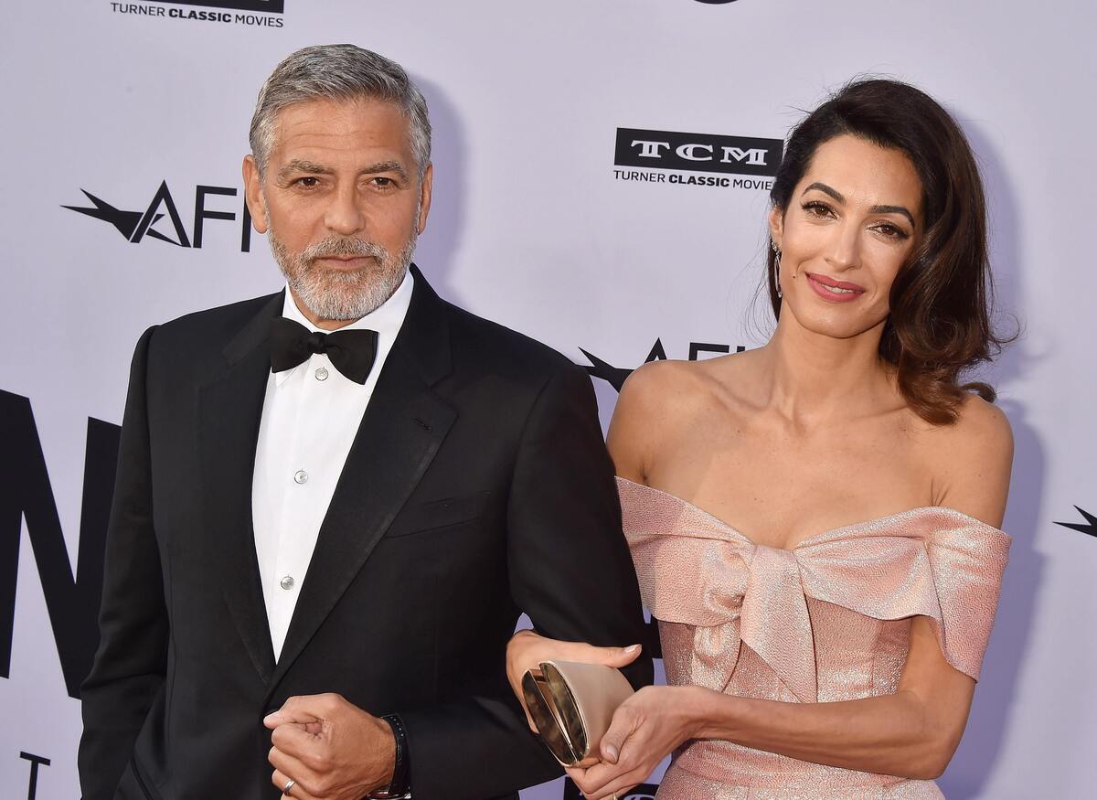 Джордж Клуни рассказал о забавной реакции на беременность Амаль близнецами: «Сразу двое?!»