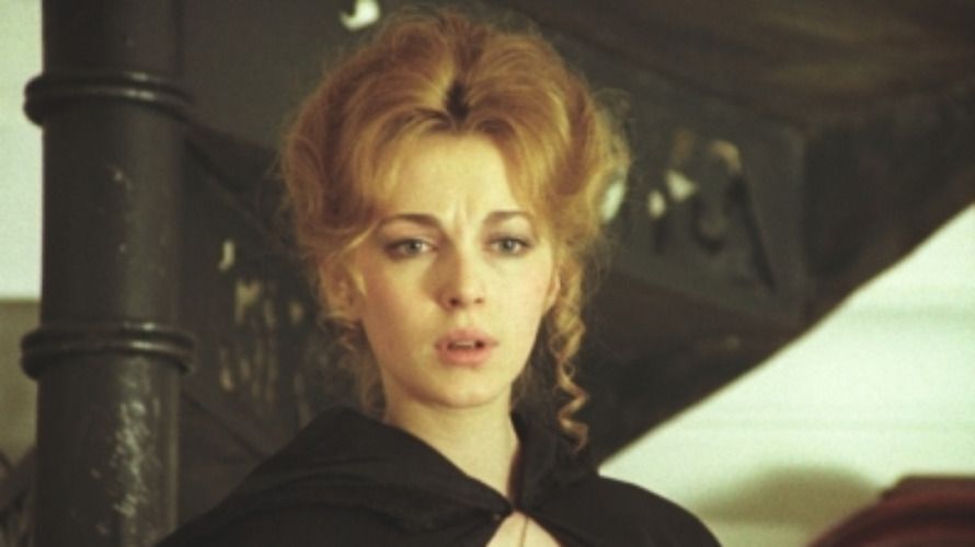 «Обнаженка» в советском кино: как снимали сцену с Лютаевой в «Гардемаринах»