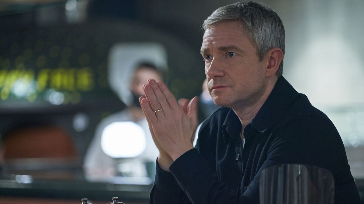 Звезда «Шерлока» Мартин Фриман сыграл нервного полицейского в «Ночных вызовах»