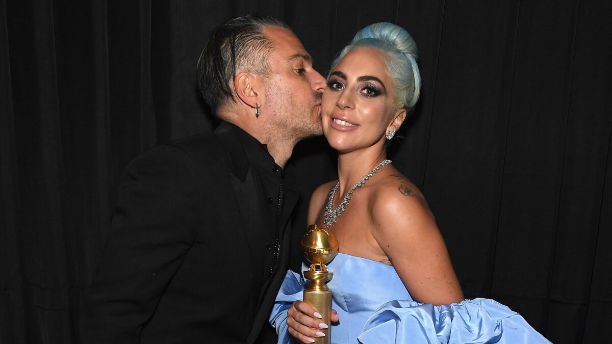 СМИ: Леди Гага снова общается с бывшим женихом Кристианом Карино