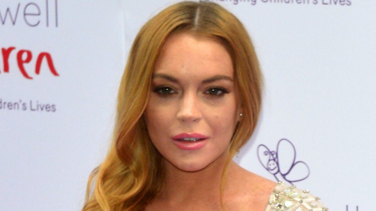 Soon in the hospital: pregnant Lindsay Lohan shows off a huge belly in a bathing suit