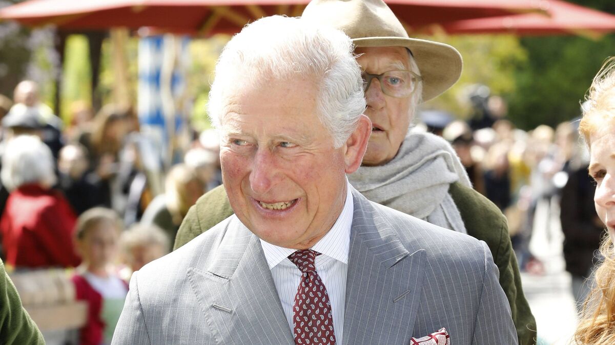 Британия не оценила: принц Чарльз опозорился из-за новогодней открытки