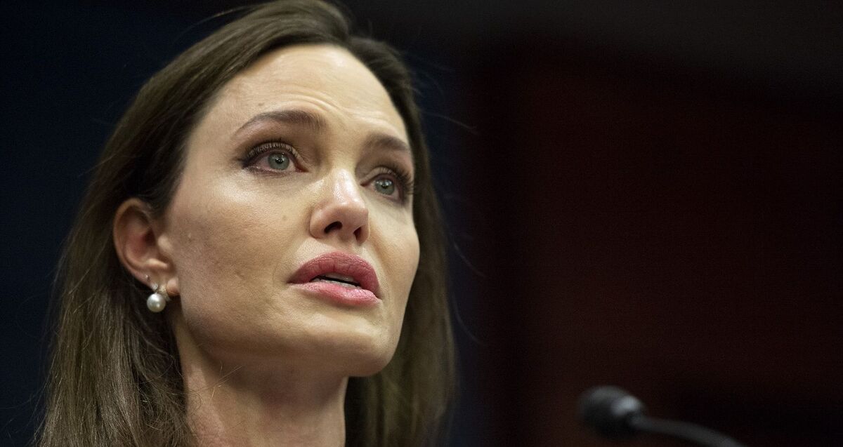 Знали и покрывали: Анджелина Джоли подаст в суд на ФБР