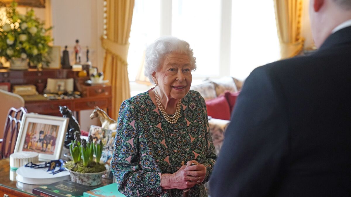 Тревожные новости из дворца: у 95-летней королевы Елизаветы обнаружился новый недуг