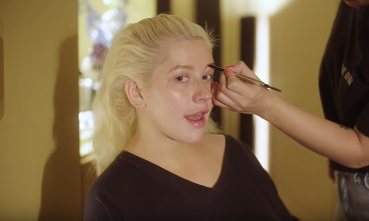 До и после: Кристина Агилера неприятно удивила фанатов отекшим лицом без макияжа