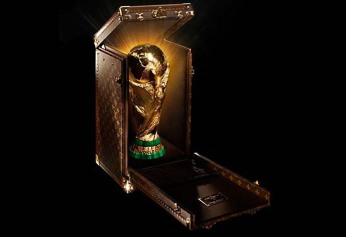 У кубка мира  FIFA свой кейс от Louis Vuitton