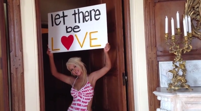 Новый клип Кристины Агилеры - Let There Be Love