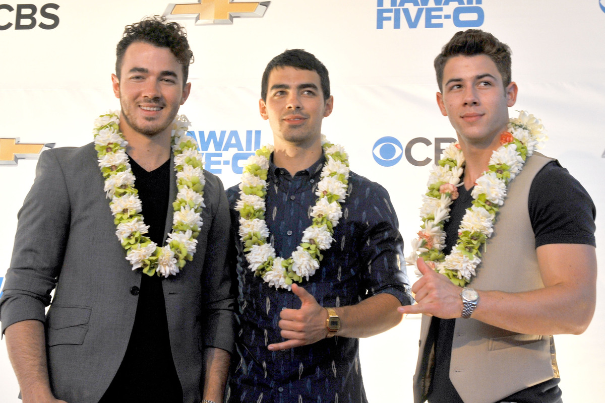Группа The Jonas Brothers окончательно распалась