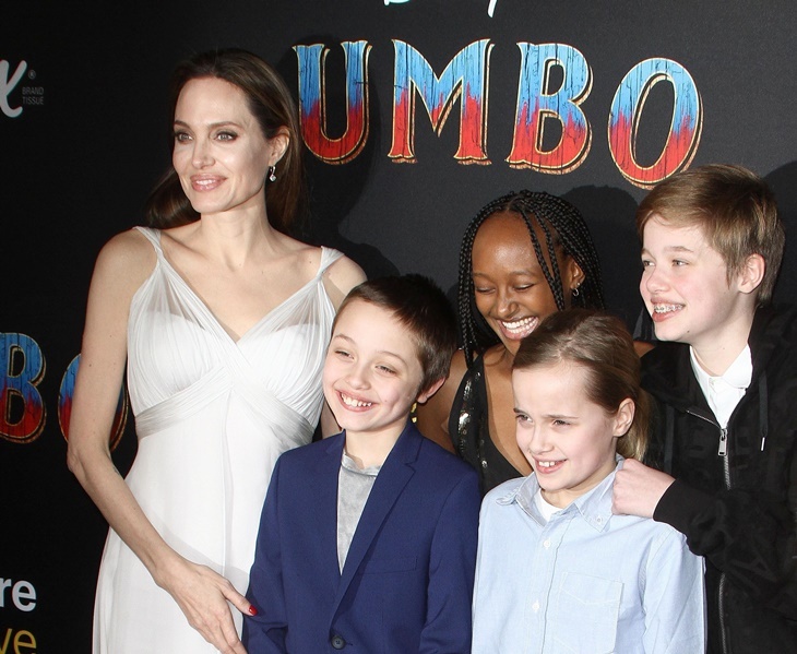 Анджелина Джоли с детьми, Колин Фаррелл, Ева Грин и другие звёзды на премьере фильма «Дамбо» в Лос-Анджелесе