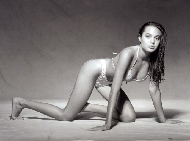 Ранние снимки Анджелины Джоли будут проданы с аукциона