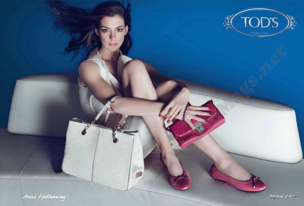 Первый взгляд на Энн Хэтэуэй в рекламной кампании Tod`s Весна / Лето 2012