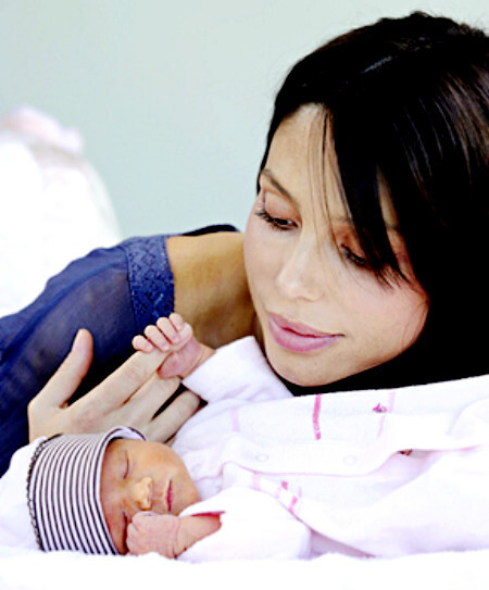Первое фото новорожденной дочери Мела Гибсона