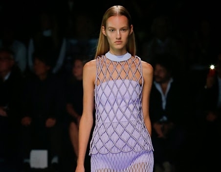 Модный показ новой коллекции Balenciaga. Весна / лето 2015