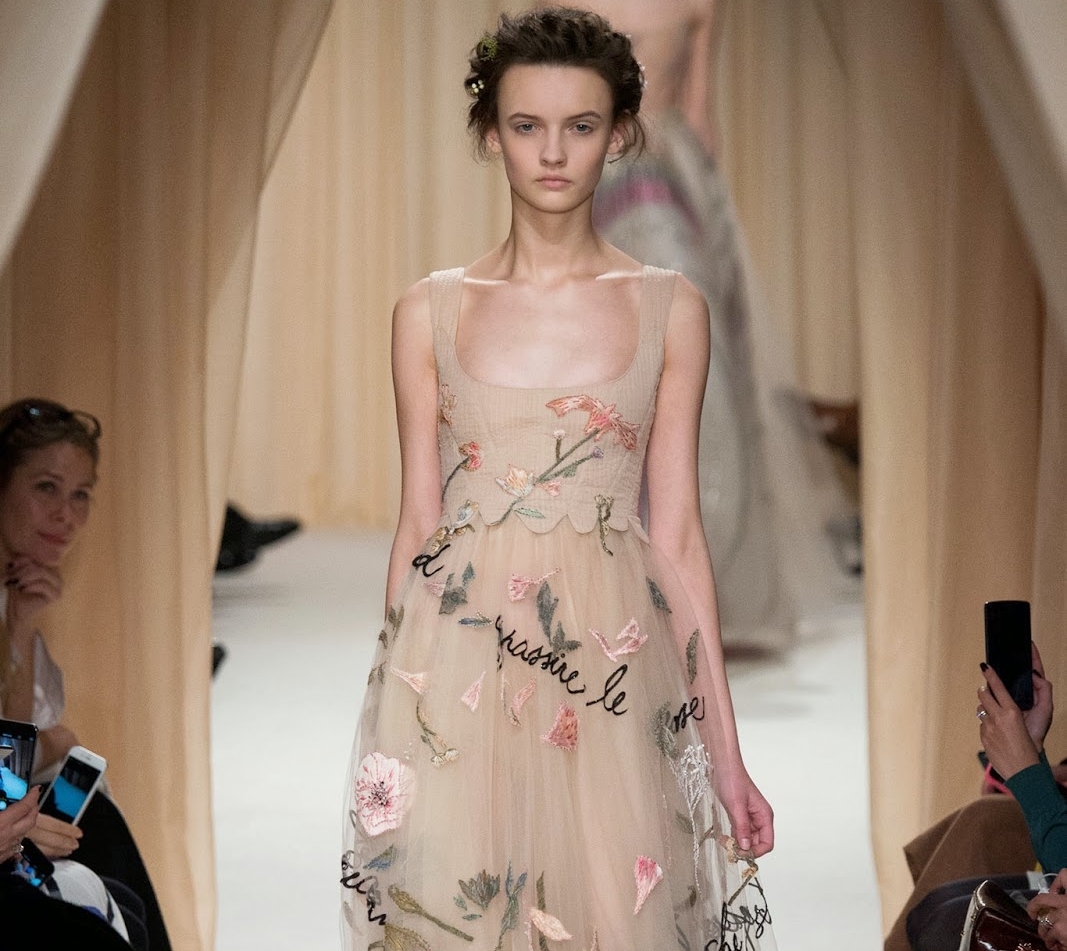 Модный показ новой коллекции Valentino Haute Couture. Весна / лето 2015