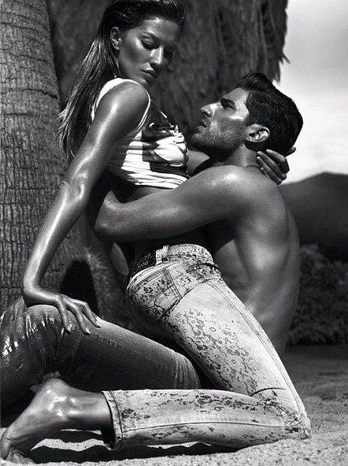 Жизель Бундхен в рекламной кампании Versace Jeans. Весна / лето 2012