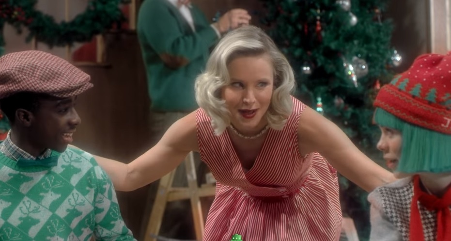 Кристен Белл снялась в рождественском клипе Sia (видео)