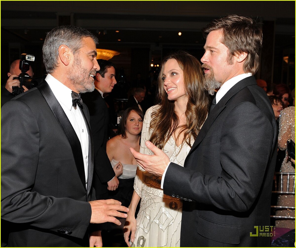Джордж Клуни отлучил семейство Джоли-Питт от своего дома