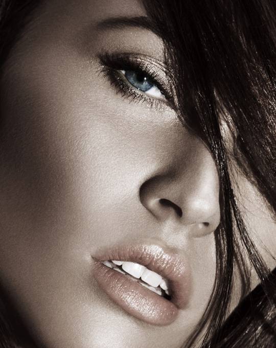 Меган Фокс в новой рекламной кампании летней коллекции косметики Giorgio Armani