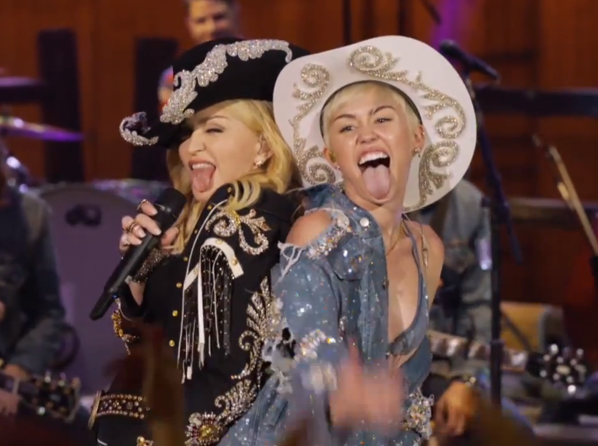 Видео: Мадонна спела дуэтом с Майли Сайрус