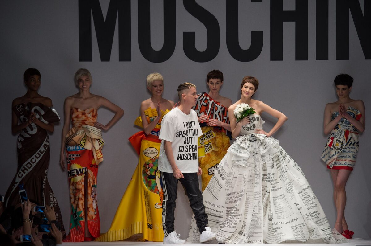 Модный показ новой коллекции Moschino. Осень / зима 2014