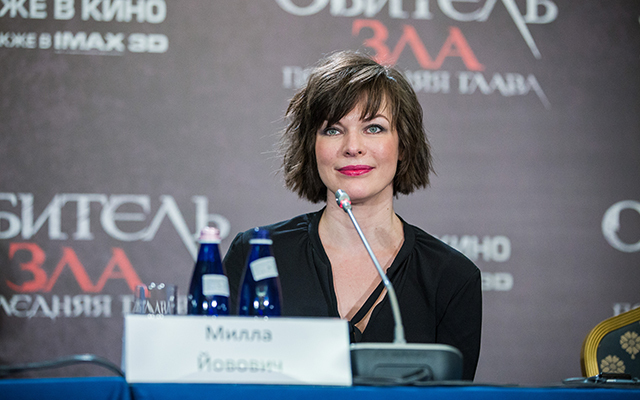 Милла Йовович дала интервью в рамках премьеры «Обитель зла 6» в Москве