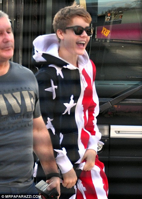 Джастин Бибер примерил на себя американский флаг